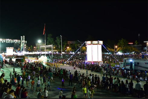 Rực rỡ đêm hội Trung thu lớn nhất Việt Nam ảnh 6