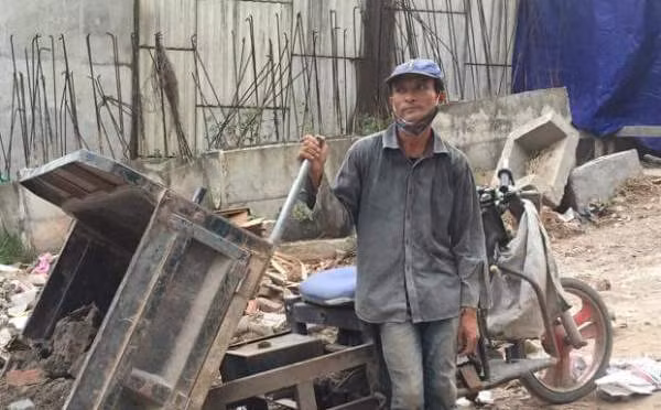 Xử lý mạnh tay với nạn đổ trộm phế thải ra nơi công cộng ảnh 1