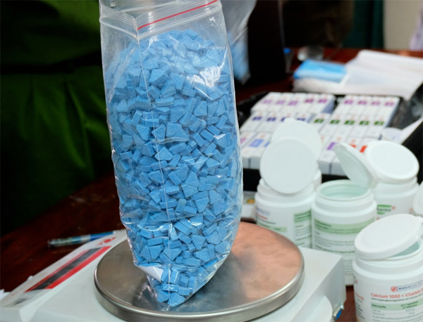 Tạm giữ 6 đối tượng liên quan đến lô hàng "khủng" chứa ma túy tổng hợp ảnh 2