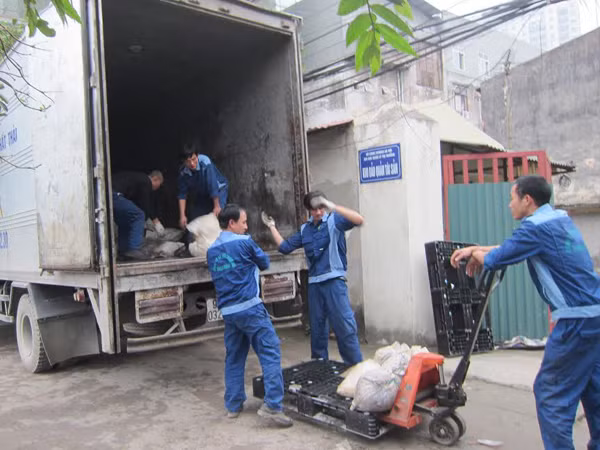 Tiêu hủy gần 6.000 dụng cụ kích dục ảnh 8