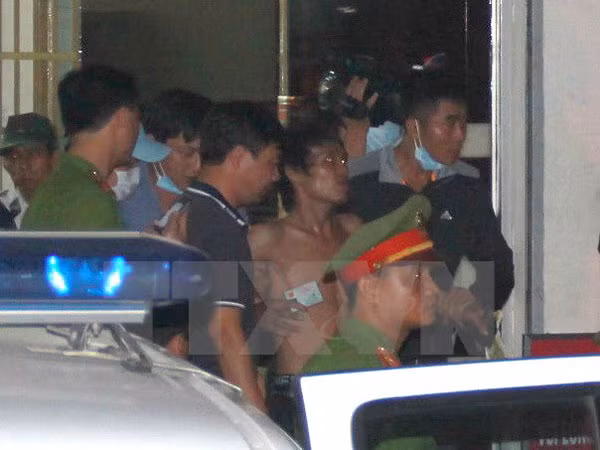 Audio 16-12-2015: Tuyến vận tải Sa Kỳ-Lý Sơn tạm ngừng hoạt động, 80 du khách mắc kẹt ảnh 1