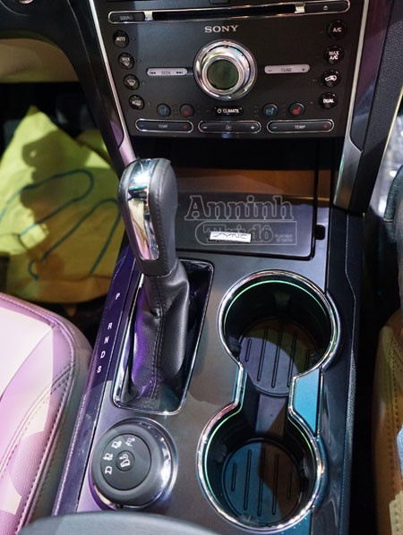 Ford Explorer 2017 trình làng thị trường Việt Nam, giá 2,18 tỷ đồng ảnh 13 Ford Explorer 2017 trình làng thị trường Việt Nam, giá 2,18 tỷ đồng ảnh 13