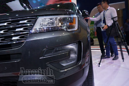 Ford Explorer 2017 trình làng thị trường Việt Nam, giá 2,18 tỷ đồng ảnh 4 Ford Explorer 2017 trình làng thị trường Việt Nam, giá 2,18 tỷ đồng ảnh 4