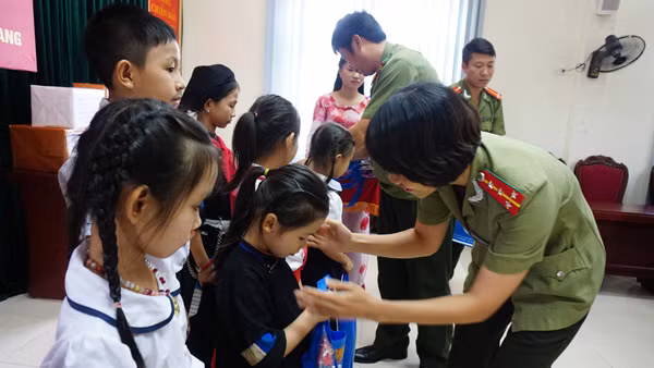 Những món quà tặng Mế ở nơi cách mạng Tân Trào ảnh 13