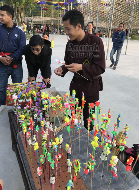 Có gì cuốn hút ở lễ hội hoa Xuân lớn nhất miền Bắc? ảnh 8