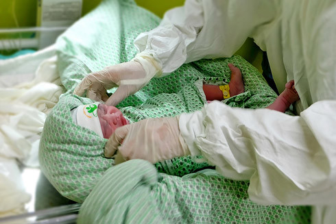 Nhật ký 72 giờ đầu tiên của em bé sơ sinh thế hệ 2016 ảnh 5