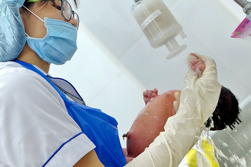 Nhật ký 72 giờ đầu tiên của em bé sơ sinh thế hệ 2016 ảnh 11