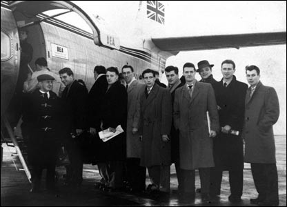 8 cầu thủ Manchester United trong thảm họa hàng không Munich.