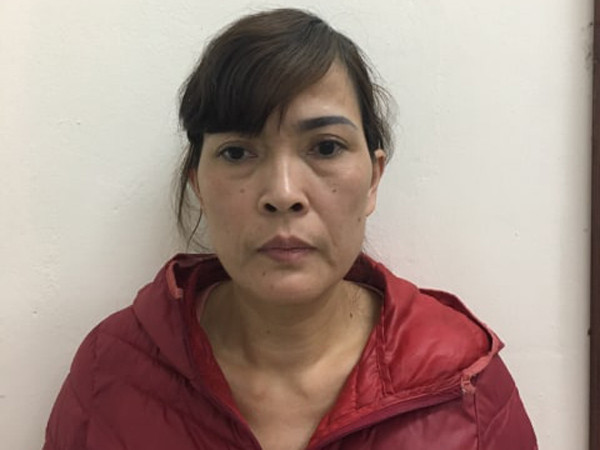 'Độn' gần 40 triệu vào áo ngực ảnh 1