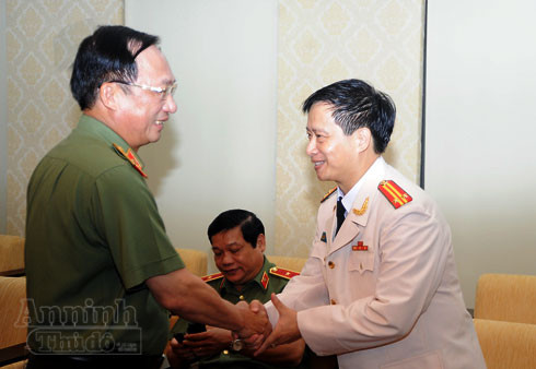 Kỷ niệm 40 năm ngày Báo ANTĐ xuất bản số đầu và đón nhận Huân chương Bảo vệ Tổ quốc Hạng Nhì ảnh 3