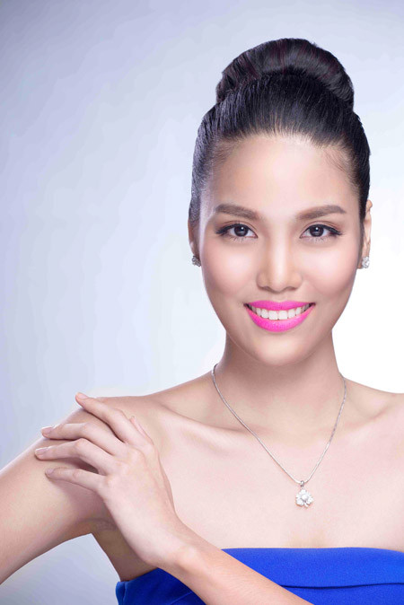 Cận cảnh nhan sắc 12 ứng viên đại diện Việt Nam tại các “đấu trường” nhan sắc quốc tế 2015 ảnh 13