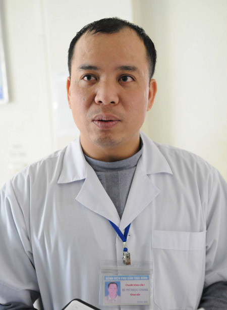 Mổ cấp cứu tại nhà trong đêm, cứu sống bệnh nhân nguy kịch bị vỡ thai ngoài tử cung ảnh 4