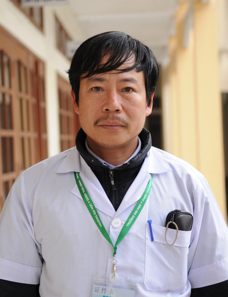 Mổ cấp cứu tại nhà trong đêm, cứu sống bệnh nhân nguy kịch bị vỡ thai ngoài tử cung ảnh 3