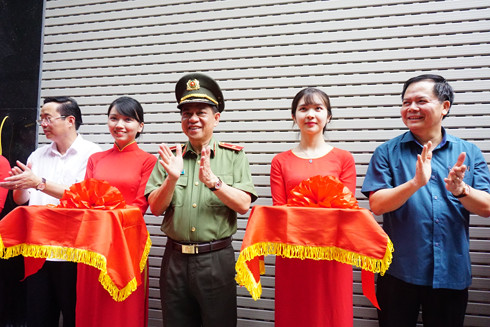 Công an Hà Nội trao nhà tình nghĩa cho thương binh Lê Thanh Hùng ảnh 1 Công an Hà Nội trao nhà tình nghĩa cho thương binh Lê Thanh Hùng ảnh 1