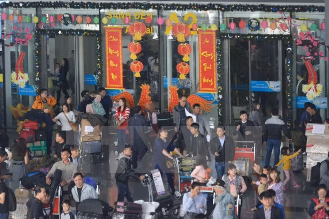 Sân bay Nội Bài chật cứng những ngày áp Tết ảnh 6