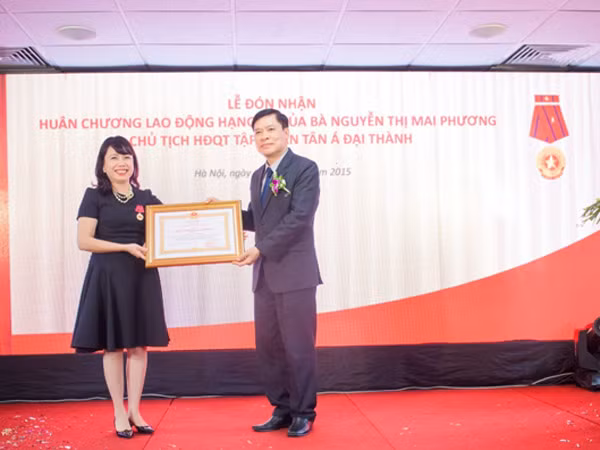 Chủ tịch HĐQT Tập đoàn Tân Á Đại Thành được trao Huân chương Lao động hạng Ba ảnh 1