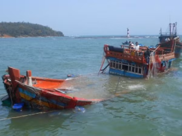 Audio 13-10-2015: Về 10 ngư dân gặp nạn ở Hoàng Sa và việc Nato sẵn sàng đàm phán với Nga ảnh 2