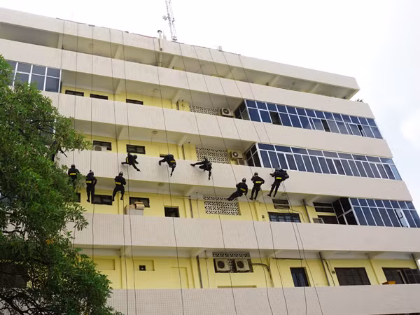 Những đòn "đặc sản" hạ gục nhanh đối tượng của CSCĐ ảnh 9