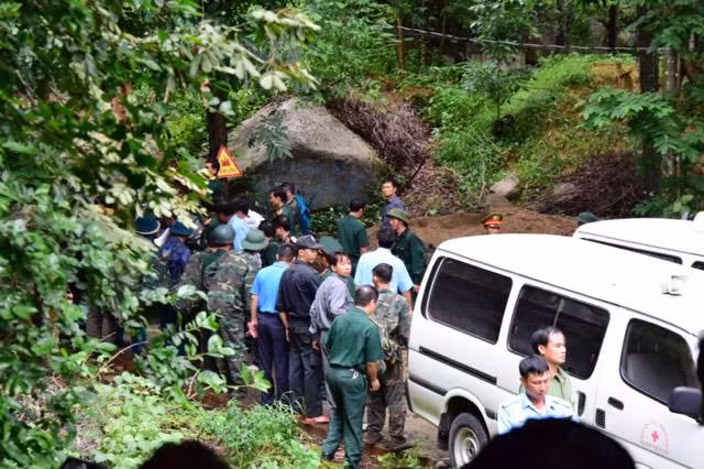 rơi máy bay, máy bay rơi, máy bay trực thăng, máy bay quân sự