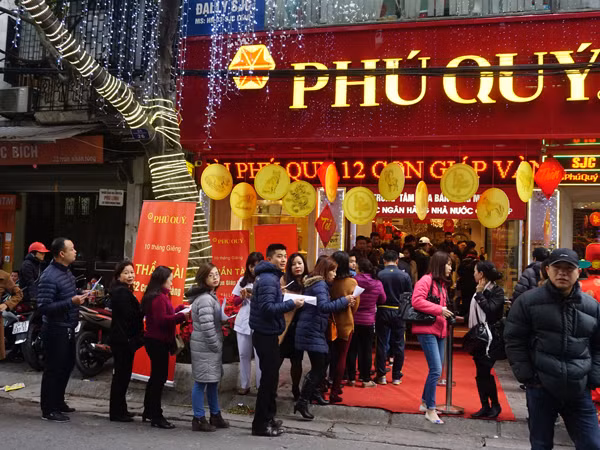 Phân luồng giao thông, đảm bảo an ninh trật tự ngày "Thần tài" ảnh 3