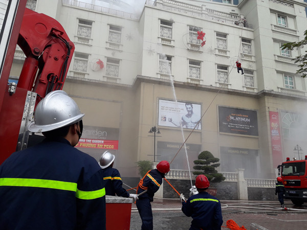 Diễn tập phòng cháy, chữa cháy, tìm kiếm cứu nạn tại tòa nhà The Garden ảnh 11