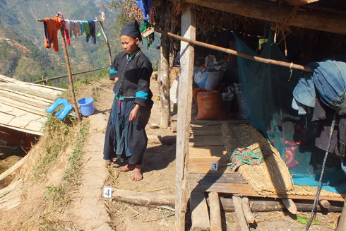 Chồng đánh vợ giữa đám đông, về nhà bị tử vong ngay ảnh 1