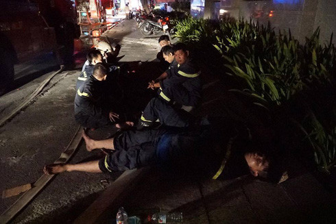 Thêm hình ảnh vụ cháy chung cư Carina Plaza khiến 13 người tử vong ảnh 13