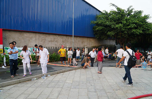 Thêm hình ảnh vụ cháy chung cư Carina Plaza khiến 13 người tử vong ảnh 12