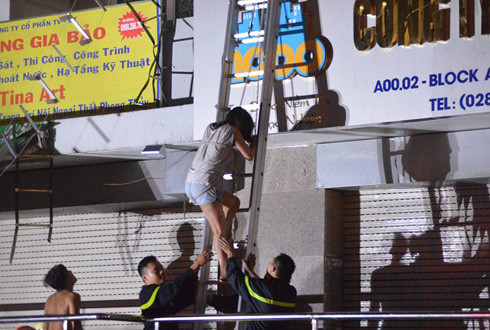 Thêm hình ảnh vụ cháy chung cư Carina Plaza khiến 13 người tử vong ảnh 4