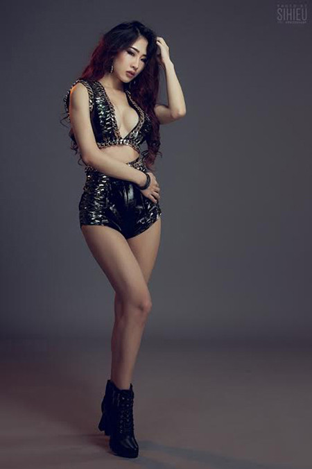 DJ Oxy "nóng bỏng" chào đón năm mới ảnh 5 DJ Oxy "nóng bỏng" chào đón năm mới ảnh 5