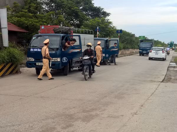 Phát hiện nhiều vi phạm an toàn PCCC tại làng nghề Bát Tràng ảnh 5 Phát hiện nhiều vi phạm an toàn PCCC tại làng nghề Bát Tràng ảnh 5