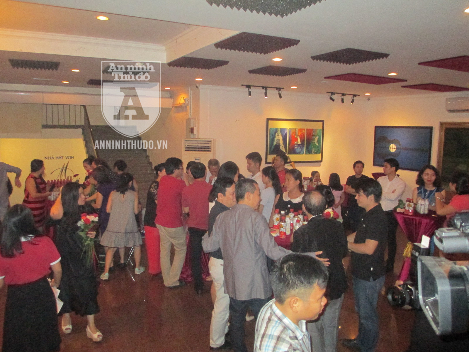 "Nữ sinh hoa khôi trường Luật TP.HCM" và câu chuyện cổ tích 40 năm khiến nhiều người ứa nước mắt ảnh 1