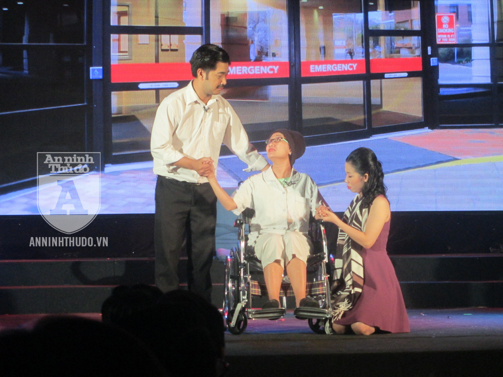 "Nữ sinh hoa khôi trường Luật TP.HCM" và câu chuyện cổ tích 40 năm khiến nhiều người ứa nước mắt ảnh 7