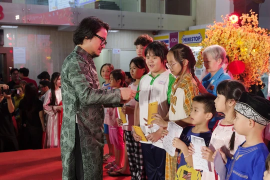 Dàn hoa hậu, á hậu trao tặng hơn 1,3 tỷ đồng trong chương trình “Tết Hạnh phúc”