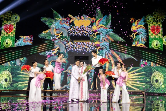 Cẩm Ly, Thanh Ngọc, Hồ Trung Dũng cùng dàn Hoa - Á hậu hát "Chào năm mới 2026" 