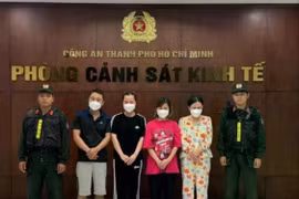 Tin Podcast ngày 9-2-2026: Khởi tố 4 đối tượng bán ra thị trường hơn 10.000 chai nước hoa giả