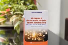 Ra mắt cuốn sách “Đấu tranh bảo vệ nền tảng tư tưởng, bảo vệ Đảng, Nhà nước, Nhân dân và chế độ trên môi trường mạng xã hội” 