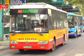 Hà Nội cấp thẻ xe buýt điện tử miễn phí cho đối tượng chính sách