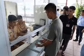 Người chưa nộp phạt giao thông có thể không được đổi giấy phép lái xe 