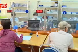 Hà Nội chi trả lương hưu, trợ cấp BHXH tại nhà cho người từ 80 tuổi có nhu cầu