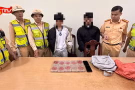 Bắt giữ 2 đối tượng vận chuyển hơn 2,5kg nghi ma túy