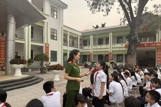 Hà Nội yêu cầu hạn chế tối đa xe di chuyển trong sân trường vào giờ học sinh đến trường và tan học