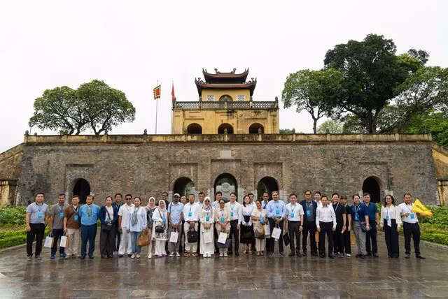 Đoan đại biểu thăm Hoàng Thành Thăng Long. Ảnh: VGP