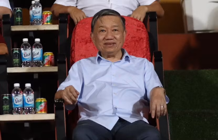 Đại tướng Tô Lâm - Ủy viên Bộ Chính trị - Bộ trưởng Bộ Công an dự khán trận CLB Công an Hà Nội gặp Khánh Hòa