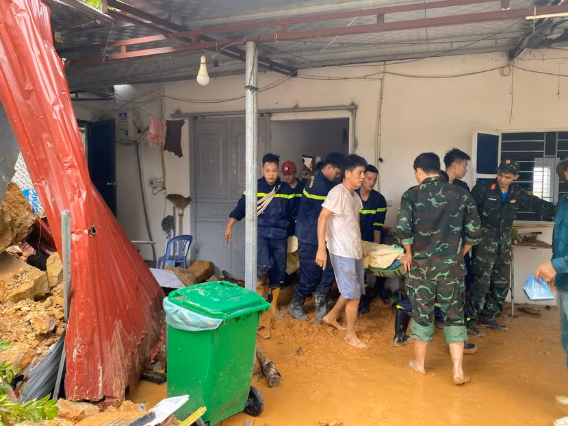 Hiện trường vụ sạt lở khiến hai người thương vong