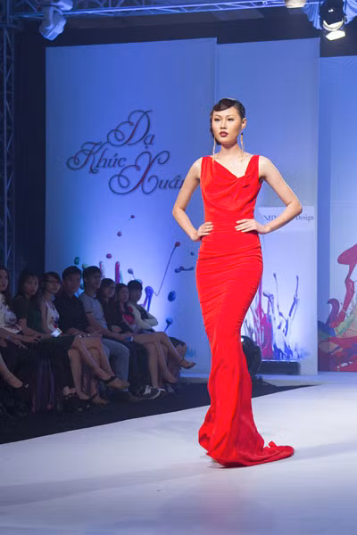 Quán quân Mai Giang khoe sắc với áo dài xuân ảnh 9