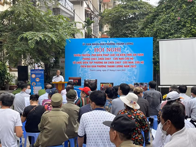 Buổi tuyên truyền về PCCC tại phường Thanh Lương. Buổi tuyên truyền về PCCC tại phường Thanh Lương.