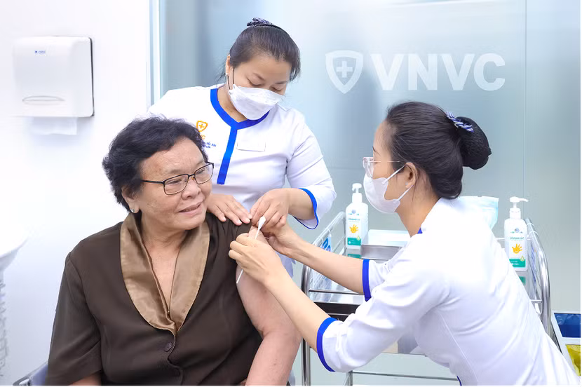 Bà Bùi Thị Thanh Hải, 72 tuổi, ở TP Thủ Đức, TP.HCM tái phát bệnh nhiều lần do zona thần kinh tiêm vắc xin phòng bệnh tại VNVC Bà Bùi Thị Thanh Hải, 72 tuổi, ở TP Thủ Đức, TP.HCM tái phát bệnh nhiều lần do zona thần kinh tiêm vắc xin phòng bệnh tại VNVC