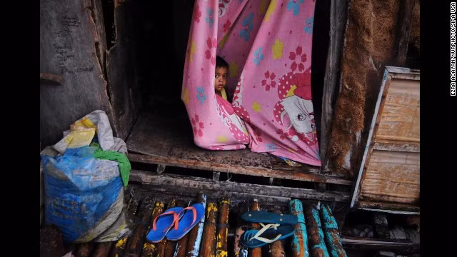Rơi nước mắt trước thảm cảnh trẻ em Philippines sau siêu bão Haiyan ảnh 4