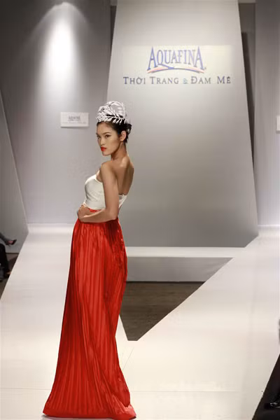 Ngọc Quyên, Minh Triệu gây ấn tượng với váy xuyên thấu ảnh 5